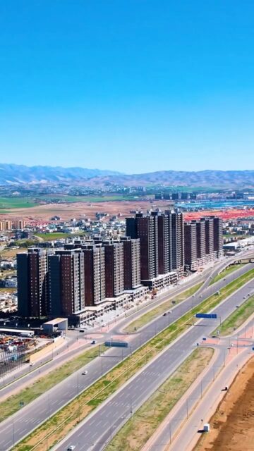 ⁨	يومك يبدأ بالهدوء والجمال 🏡
في كنجان لايف، الطبيعة والراحة تجتمع لتعطيك نمط حياة تستحقه عائلتك.

ڕۆژێکی پڕ لە ئارامی و جوانى 🏡
لە گەنجان لایف، سروشت و ئاسوودەیی دەبنە یەک بۆ ئەوەی شایستەترین ژیان بۆ خێزانەکەت دابین بکات.

خابر واحجز شقتك اليوم 6646 
پەیوەندی بکە و شوقەکەت حجز بکە 6646 ☎️
WhatsApp: +964 750 333 6646 

📍Sales Center | مركز المبيعات | بنكەی فرۆشتن
Erbil, Ganjan City, 150m Road

#بيتك_هذا | #ماڵی_خۆتە⁩